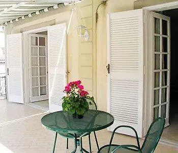 Alviani Anna Hotel 2*